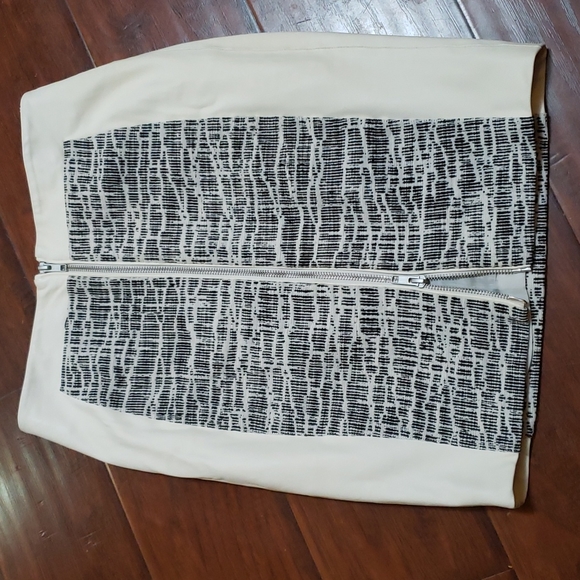 Remy Brook Leather Sided Skirt Size 2 - Picture 1 of 6